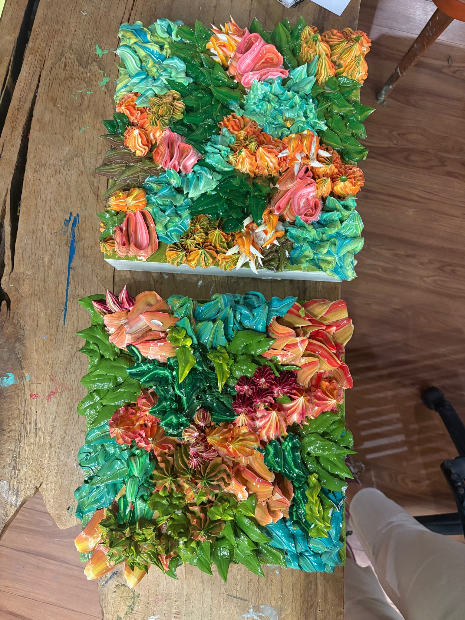 PAIR OF SUCCULENTS