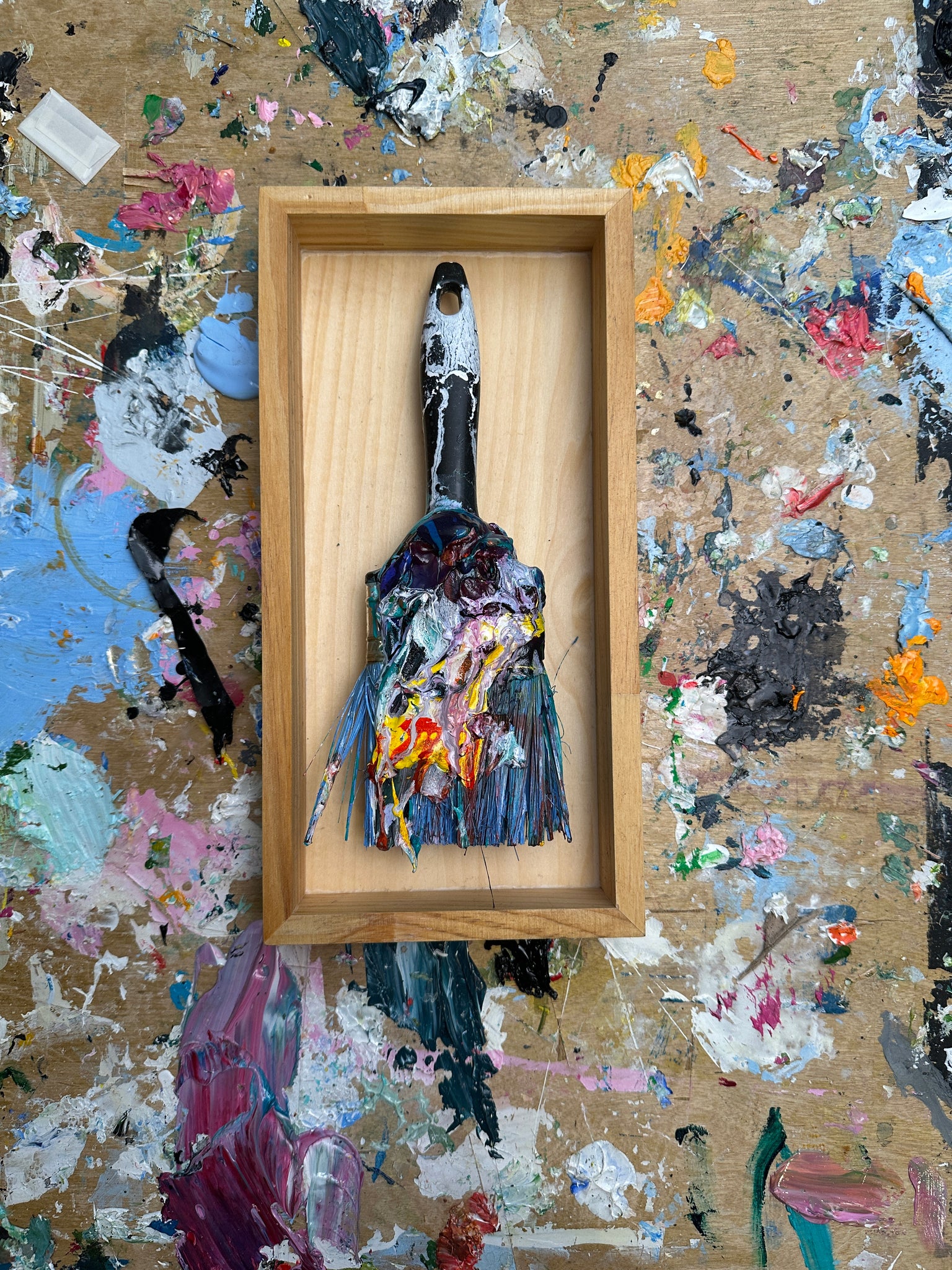 Studio Shadow Box Brush 06
